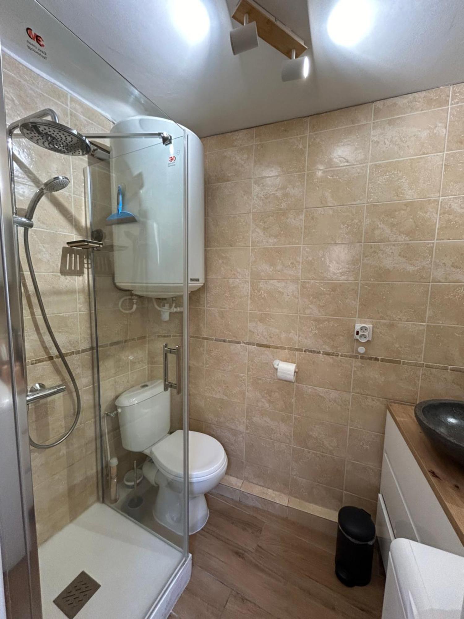 Duplex Climatise Proche Port Toulon Apartment Bagian luar foto